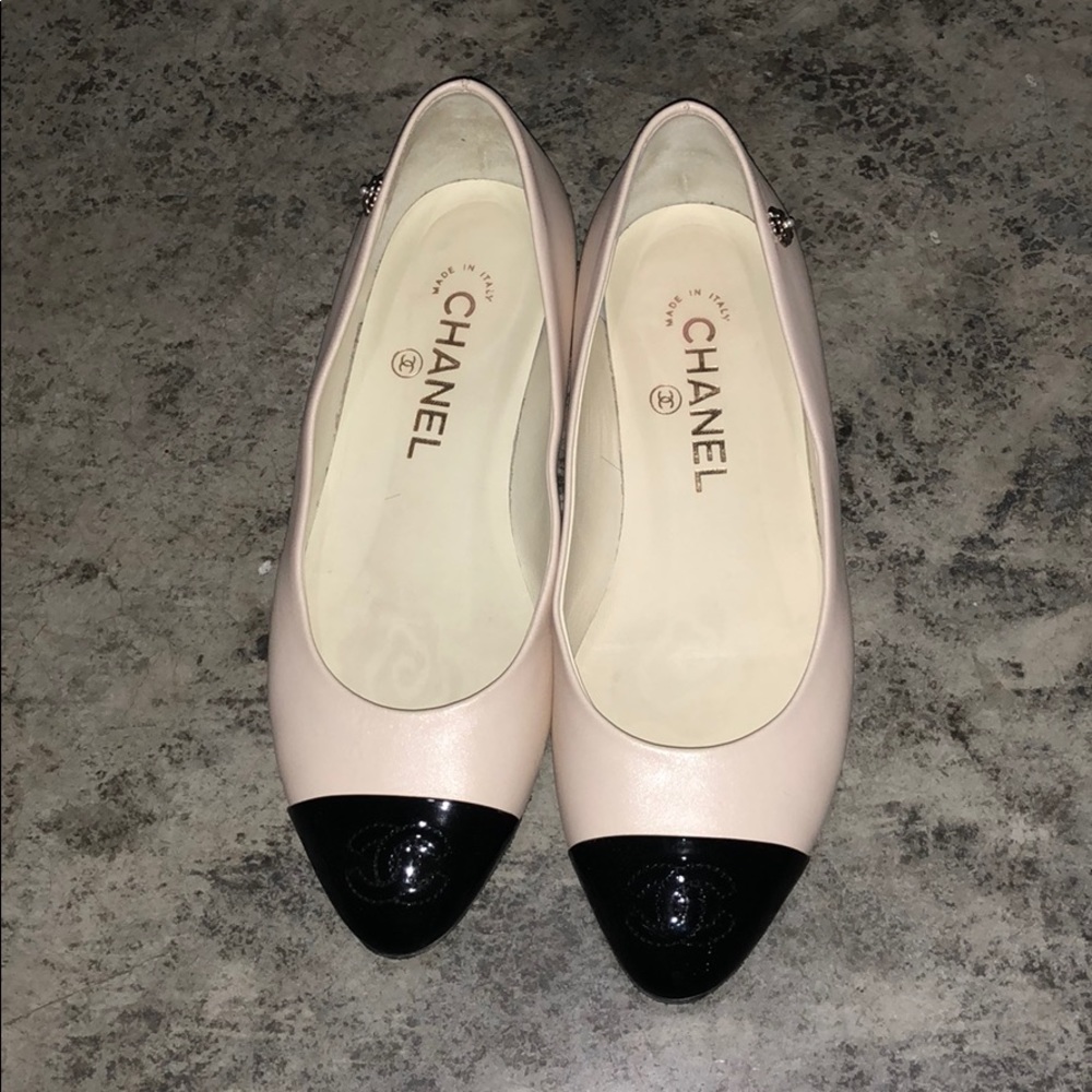 100% authentic Chanel flat shoes